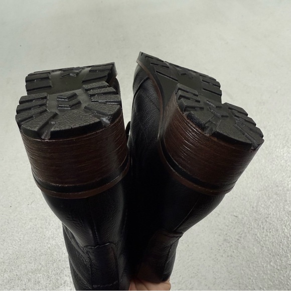 Pegada Short Black Leather Lace Up Booties, size 6 - Picture 5 of 11